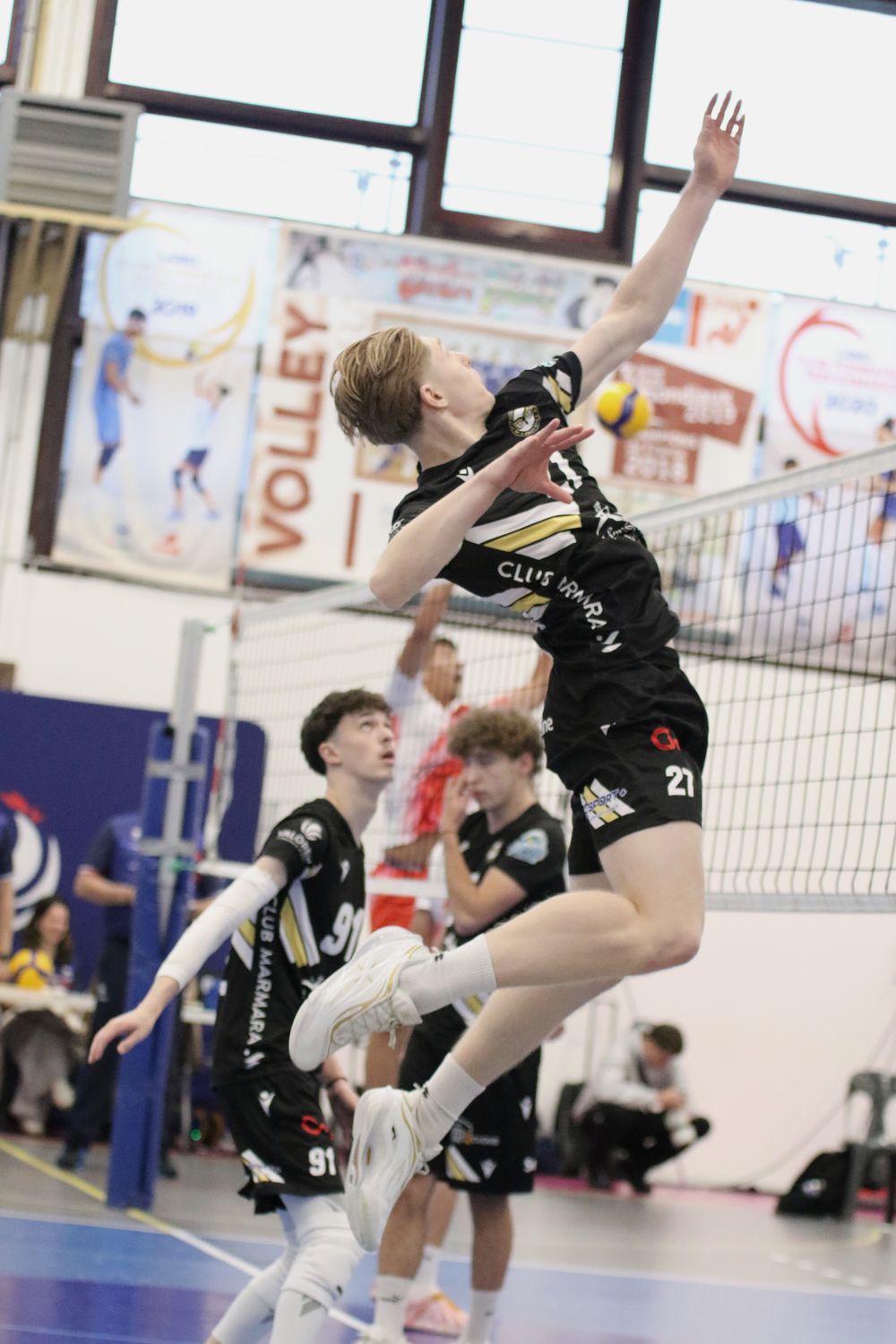 Morgan au service en match